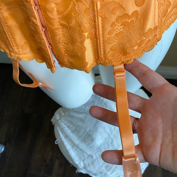 NEW Fredericks of Hollywood corset - Picture 5 of 9